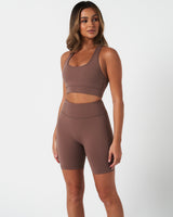 Full look showcasing brown Force 6.5" shorts and active set, perfect for gym or everyday wear.